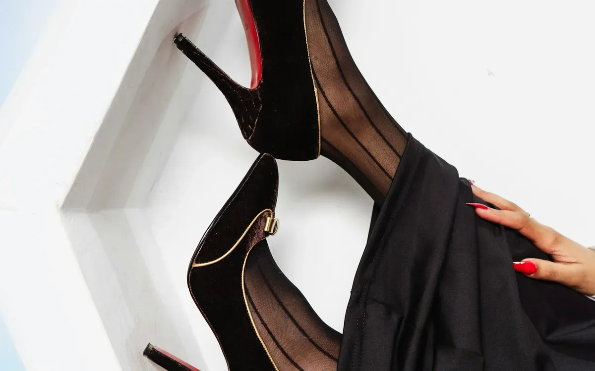 Schwarze High Heels mit roter Sohle